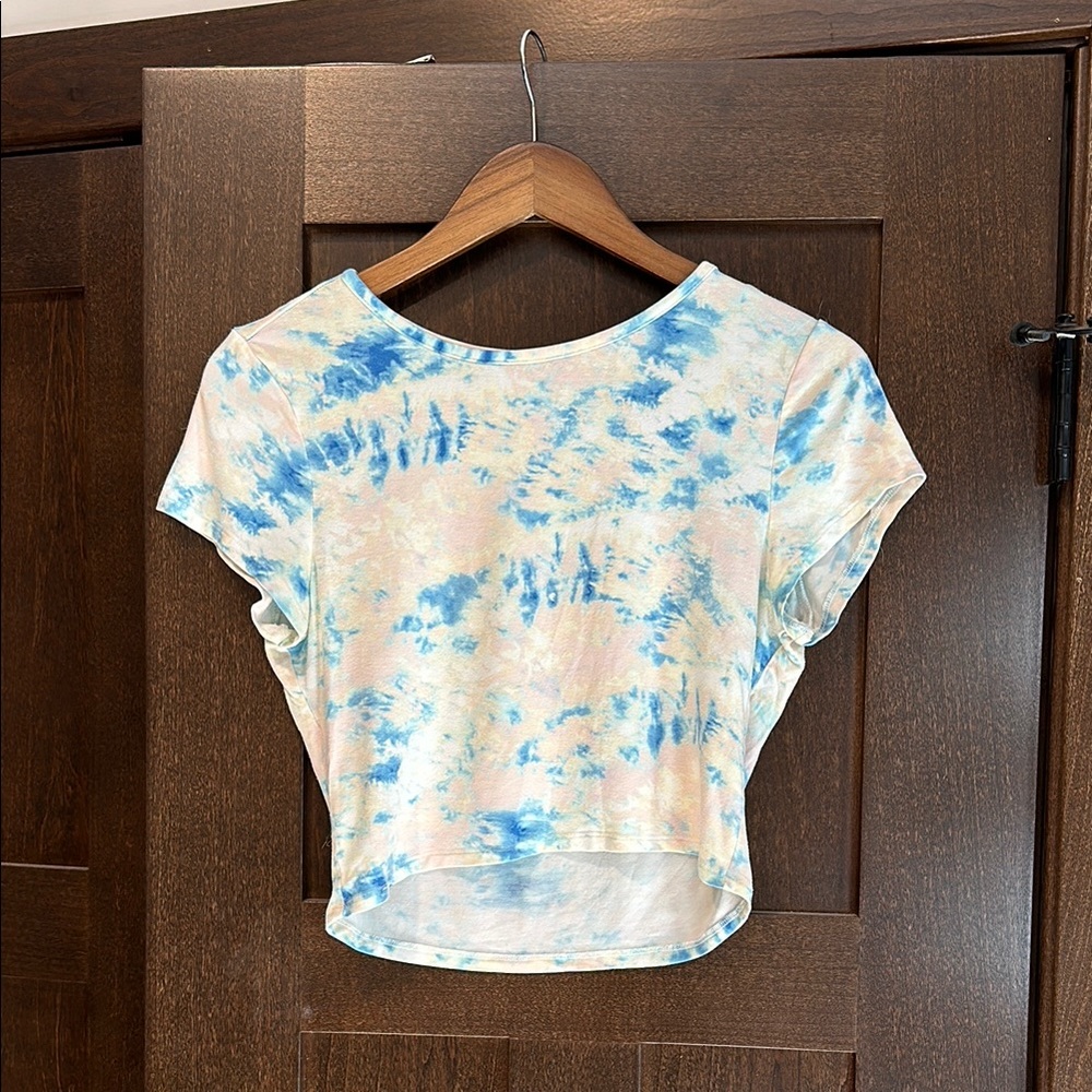 Tart White and Blue Cap Sleeve Crop Tee